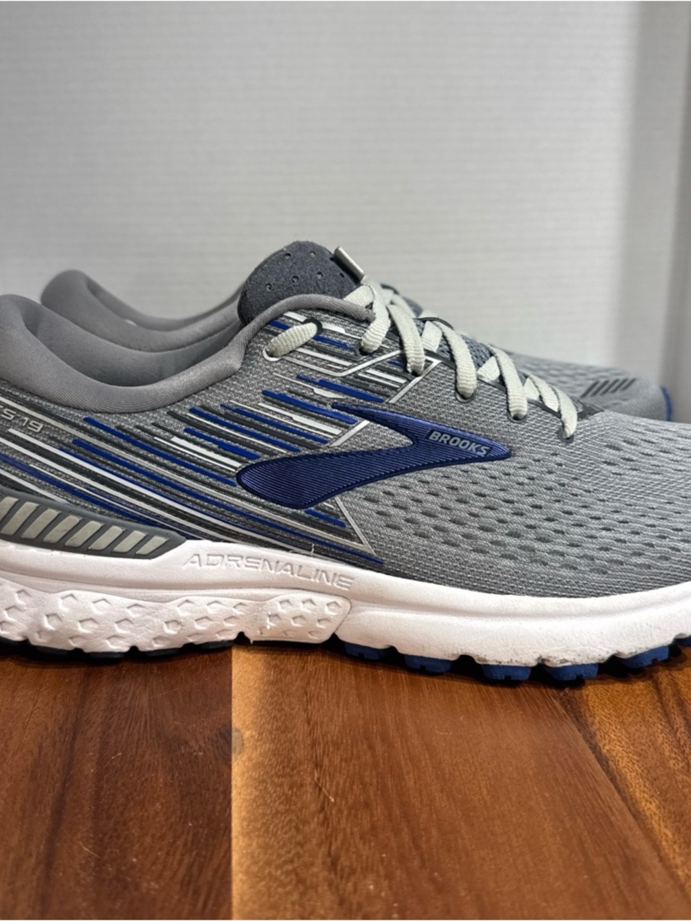 Brooks Adrenaline GTS 19 Men’s Running Shoes Size 9.5- Gray/Blue - 1102941D058